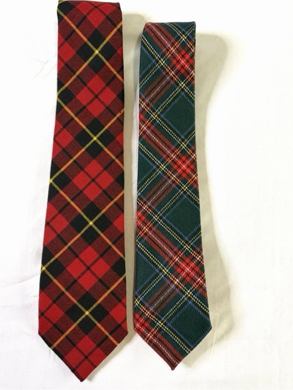 Lochcarron Highland Home wool Men’s Plaid Tie Red Green black Tartan plaid lot